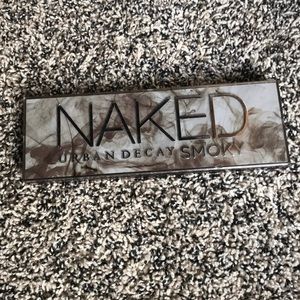 Urban Decay Smoky pallet